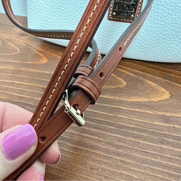 NEW Dooney & Bourke White Italian Leather Embossed Lizard Ginger Pouchette - Picture 5 of 13